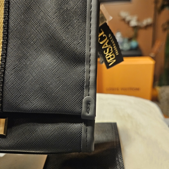 VERSACE Beauty Bag, New - Picture 4 of 16